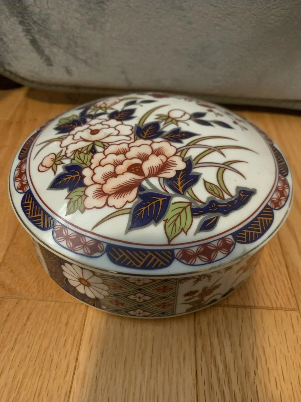 Vintage Decorative Floral Porcelain Trinket Box - Blue, Red & Green - Picture 2 of 5